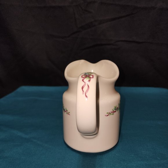 Rare Pfaltzgraff Fruit and Vine Creamer - Picture 2 of 3